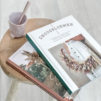 WINNEN De boeken Bohemien bloemschikken en Droogbloemen WINNEN De boeken Bohemien bloemschikken en Droogbloemen